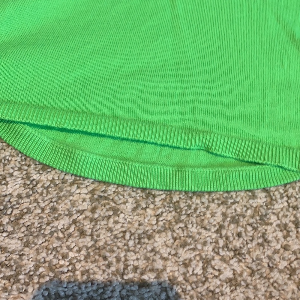 Light weight green merino wool aritzia sweater - Picture 4 of 8